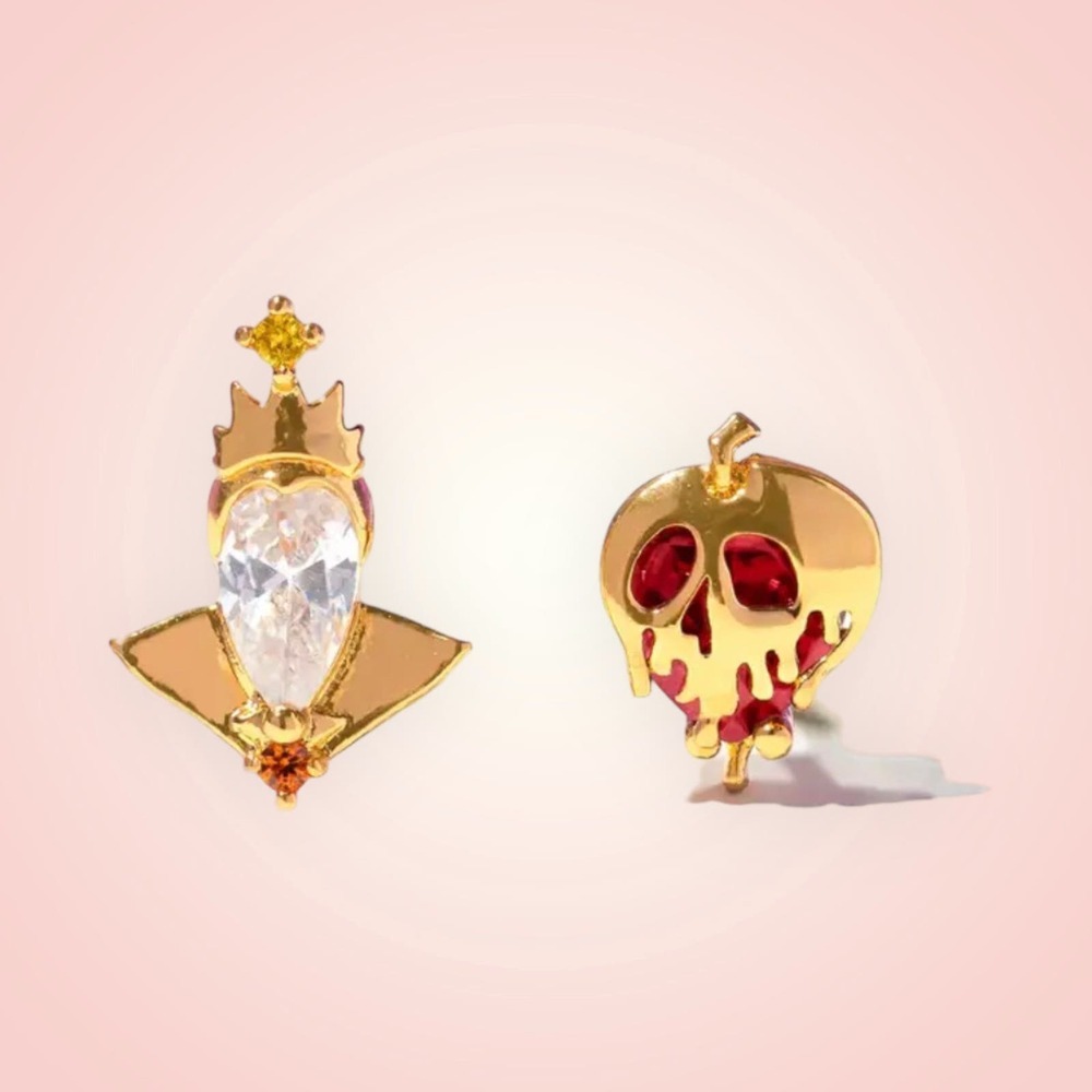 Disney Villains Wicked Queen and her Poison apple earring set​